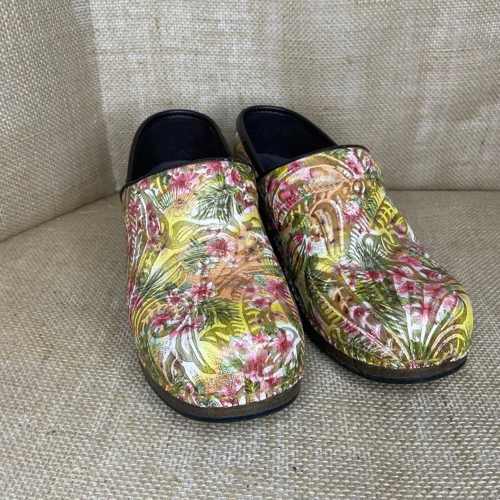 Dansko Tropical Print XP Euro 39 --8.5